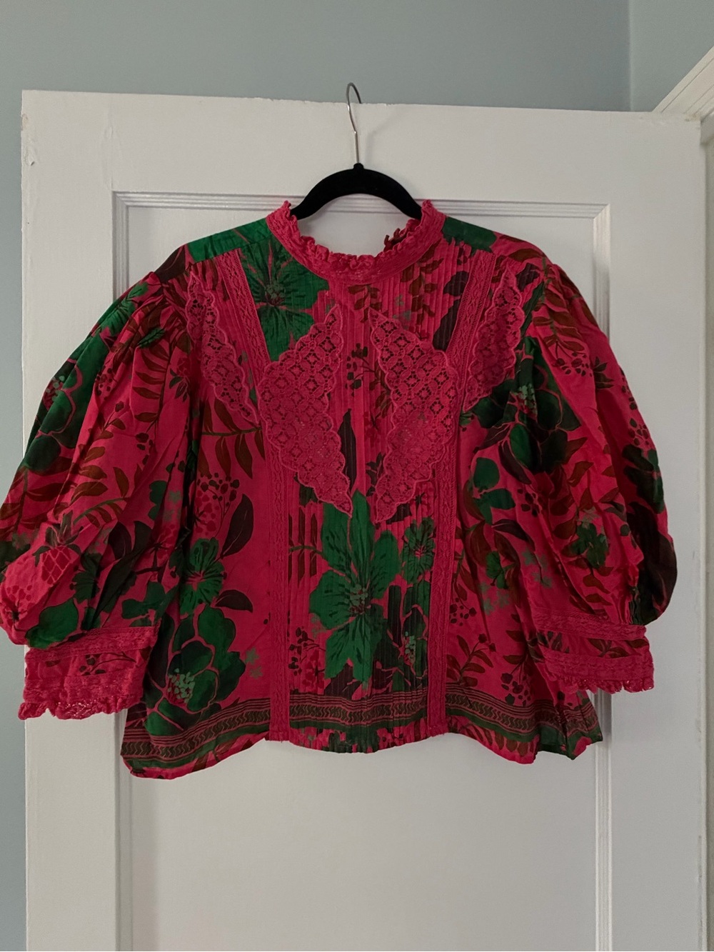 FARM Rio Hot Pink & Green Lace-Trim Puff Sleeve Blouse
